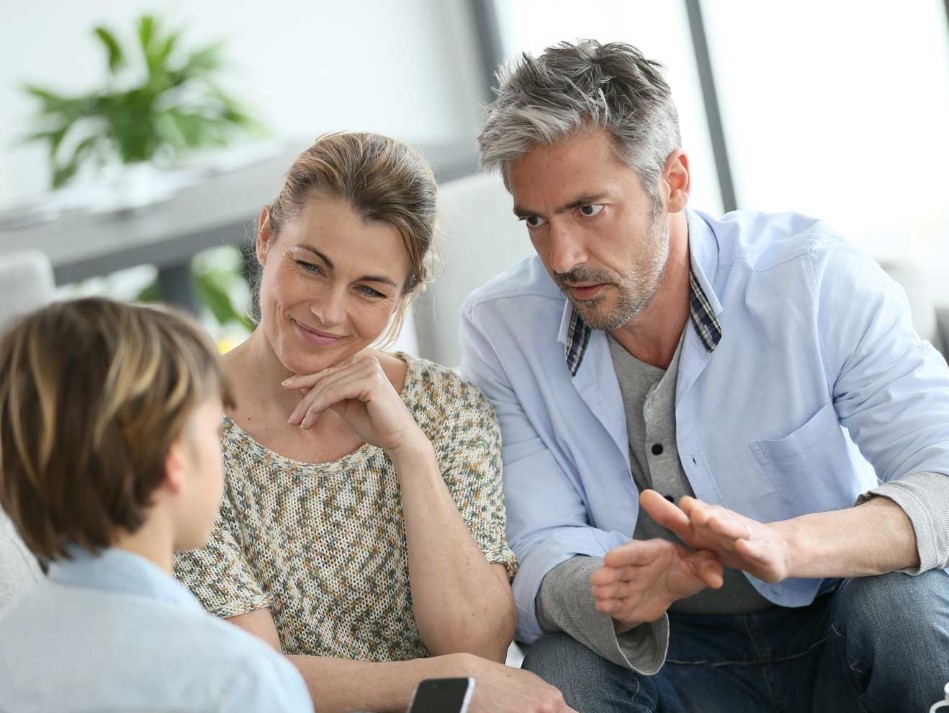 اختلاف‌نظر والدین در تربیت فرزند؛ چگونه به یک راه‌حل مشترک برسیم؟