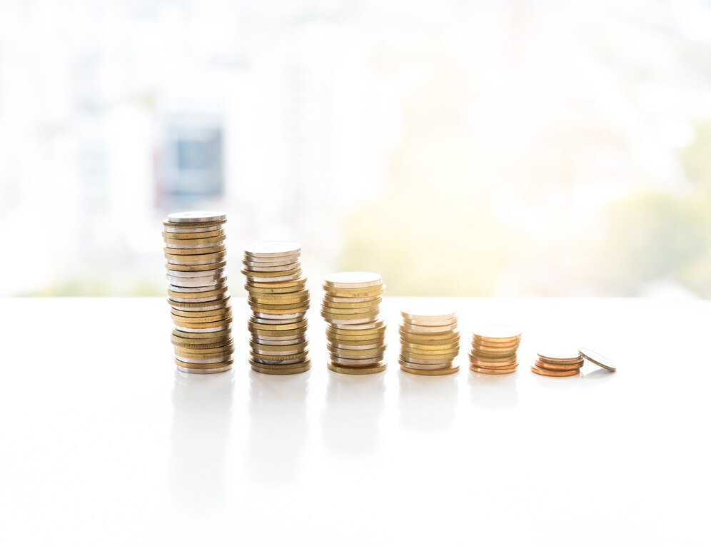 چگونه عادت‌های مالی نادرست شکل می‌گیرند و چگونه آن‌ها را اصلاح کنیم؟