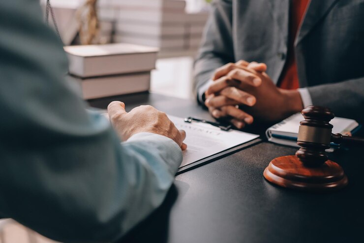 اشتباهات رایج در طرح شکایت؛ جلوگیری از مشکلات قانونی و مدیریت درست پرونده