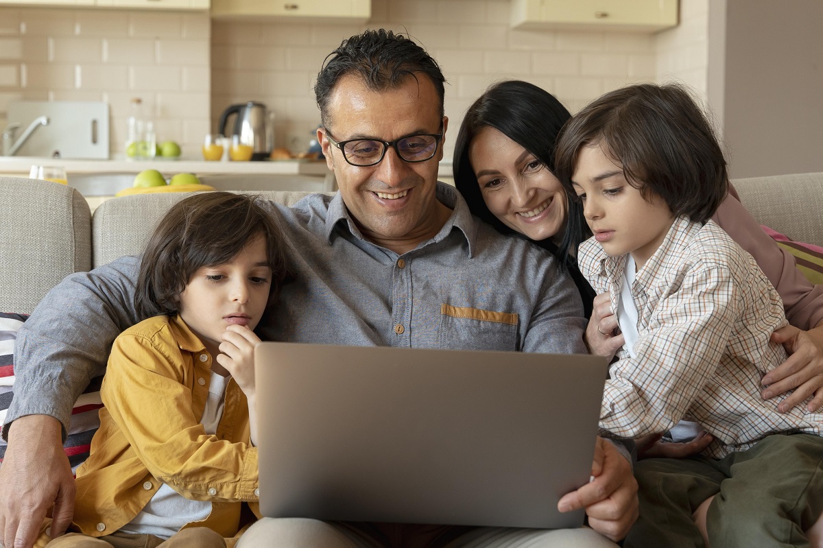 حق دسترسی والدین به فعالیت‌های دیجیتال فرزندان