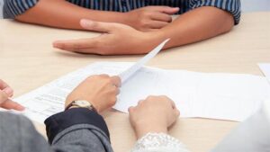 چگونه ذی‌نفع بیمه عمر را تغییر دهیم؟ راهنمای کامل تغییر ذی‌نفع در بیمه عمر