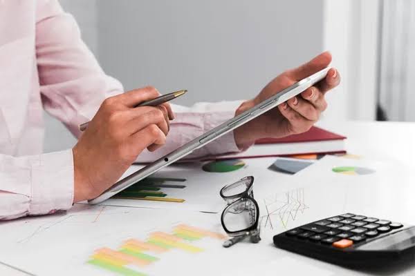 حسابداری تعهدی برای کسب‌وکارهای کوچک چه مزیتی دارد؟