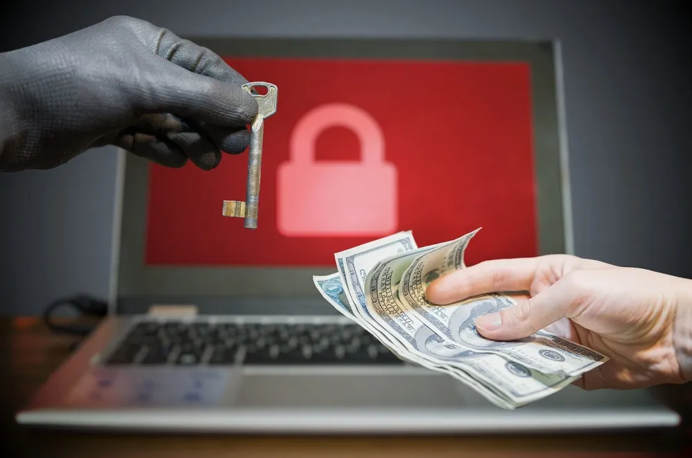 تهدیدات امنیتی اینترنت اشیا در خانه‌های هوشمند
